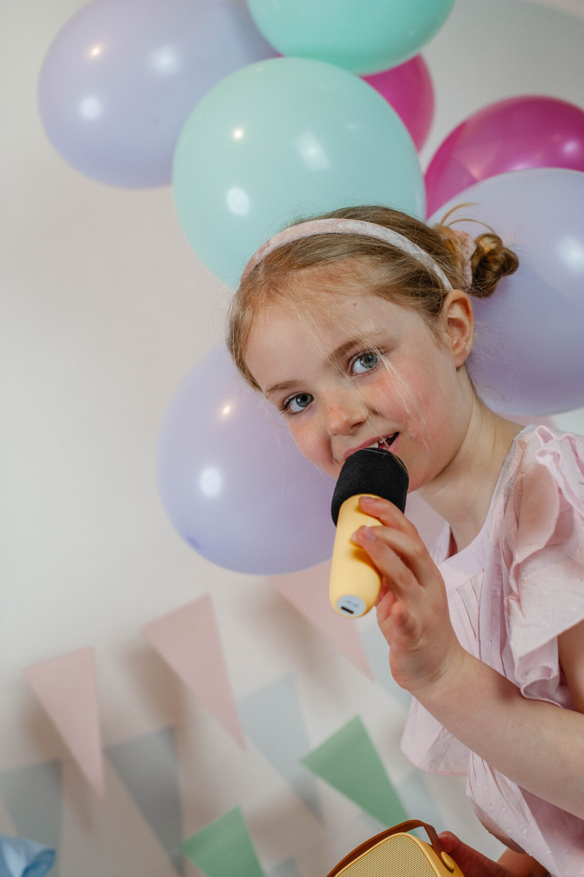 Sistem karaoke cu boxă bluetooth și microfon wireless - Yellow, LALARMA - imagine 2