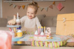 Tort aniversar din lemn cu felii detașabile -Tasty, SMALL FOOT - imagine 2