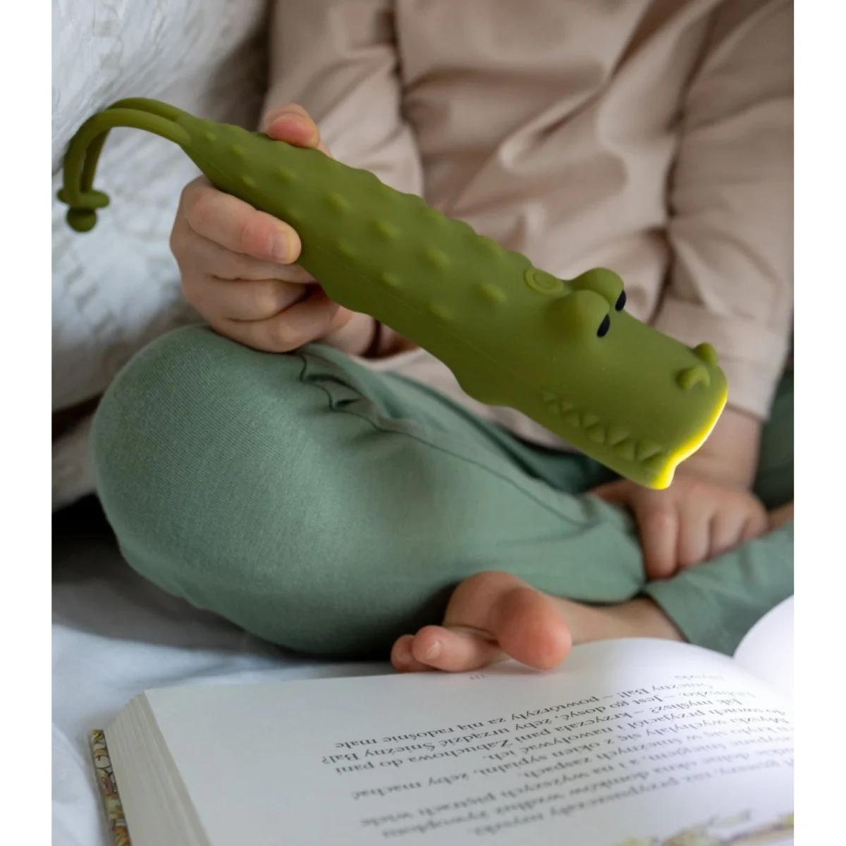Lanternă pentru copii în formă de crocodil, RABBIT AND FRIENDS - imagine 2