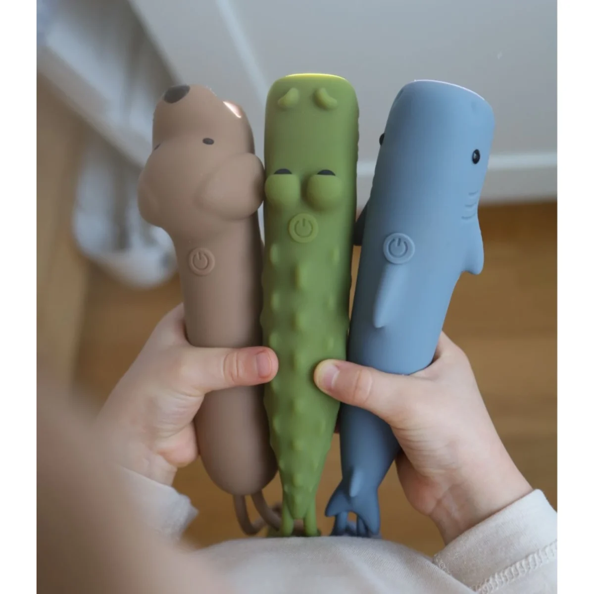Lanternă pentru copii în formă de crocodil, RABBIT AND FRIENDS - imagine 4