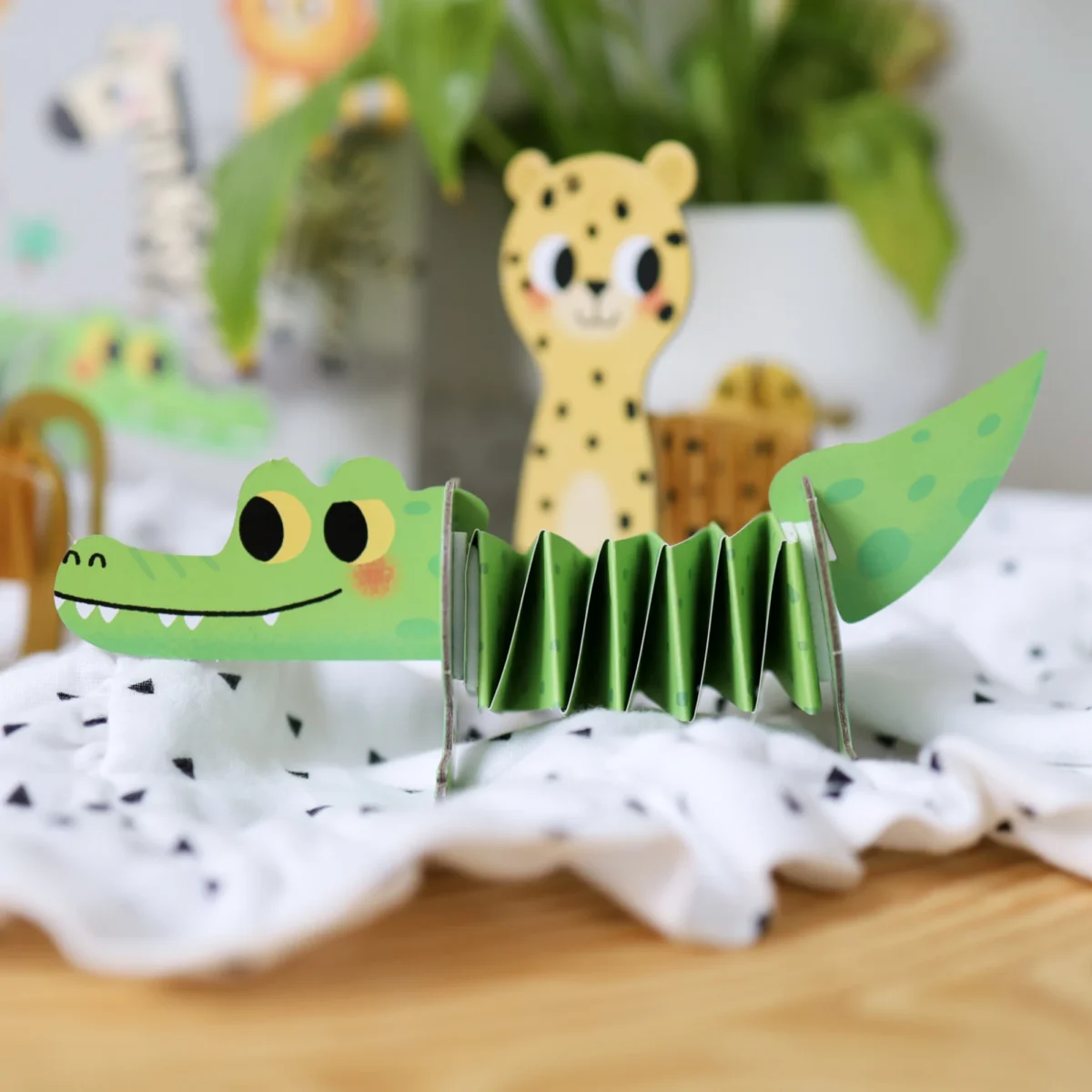 Activitate creativă din hârtie - Taie și Asamblează - Animale din Savana, CRÉA LIGN - imagine 3