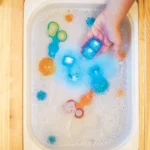 Cuburi luminoase pentru joacă senzorială în apă – Cookies, GLO PALS - imagine 2