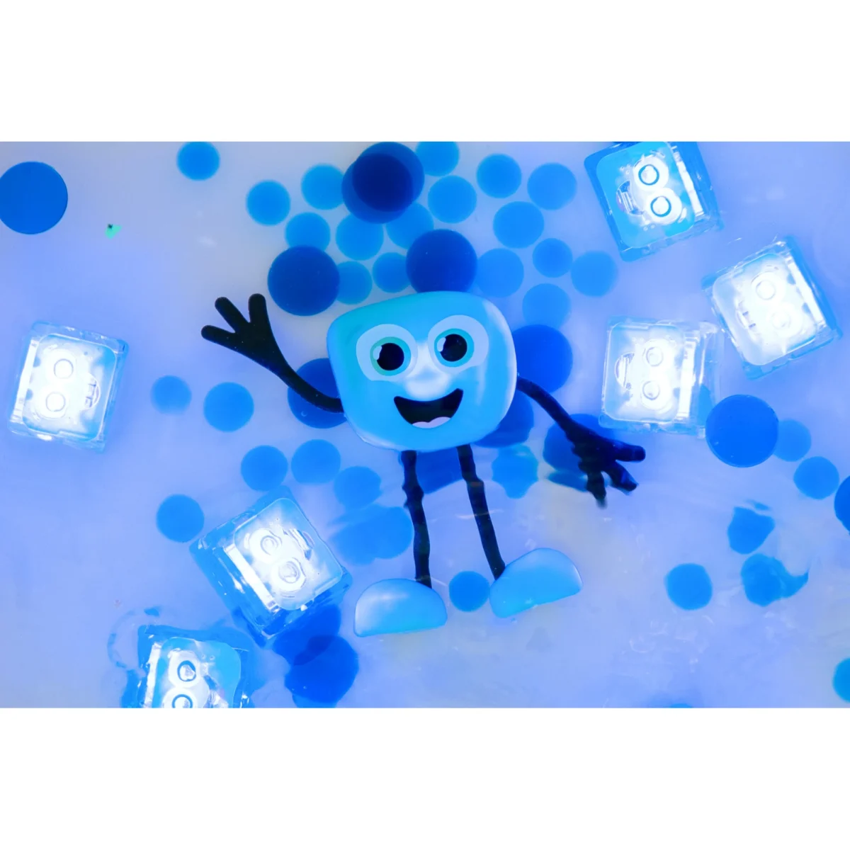 Blair: set cu figurină și 2 cuburi luminoase pentru joacă senzorială în apă, GLO PALS - imagine 3